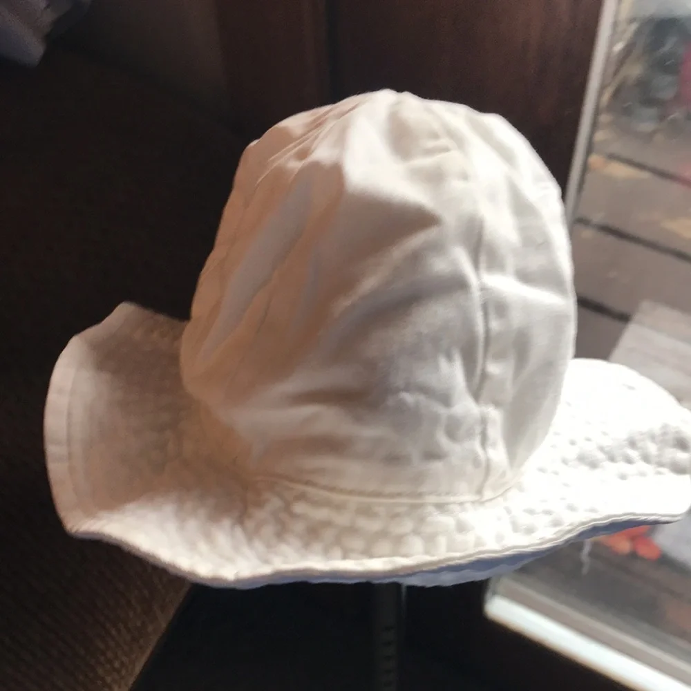 Old Navy White Summer Hat with Velcro Strap